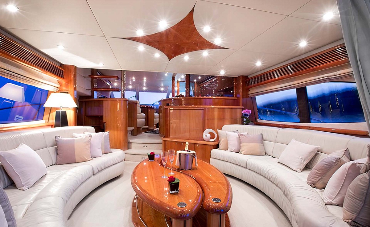 Аренда моторной яхты Sunseeker 75 Vogue of Monaco на Мальдивах